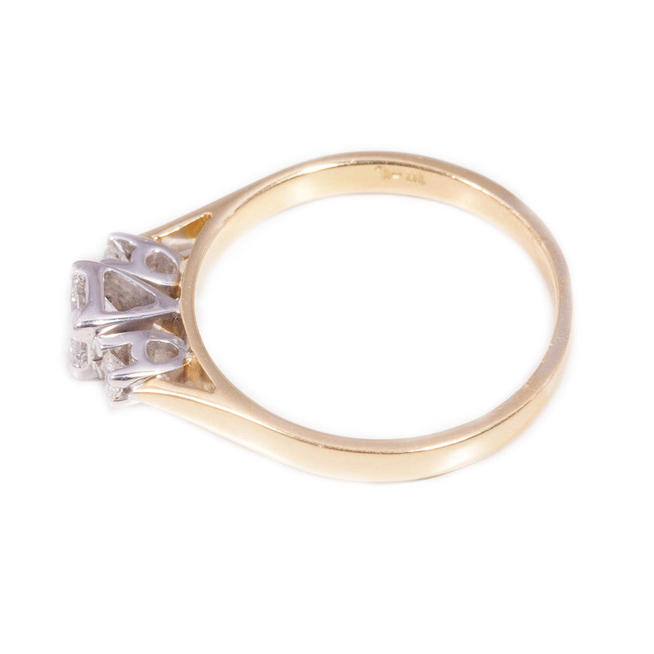 Princess Cut Diamond Ring in 18ct yellow gold