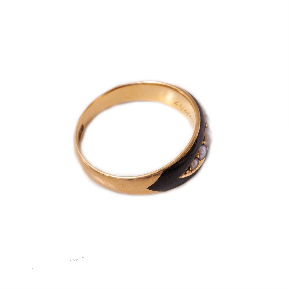 Victorian Pearl Mourning ring in 18ct