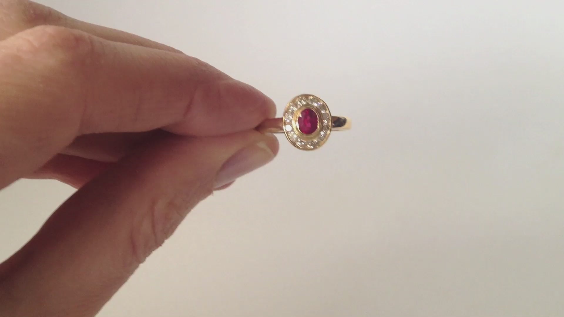 Vintage ruby & diamond cluster ring in 18ct yellow gold
