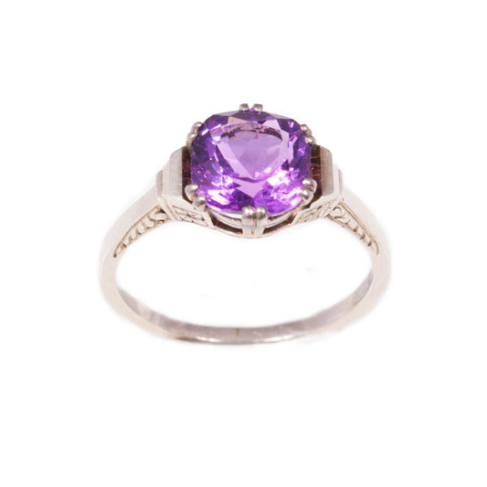 Vintage amethyst ring in 14ct white gold
