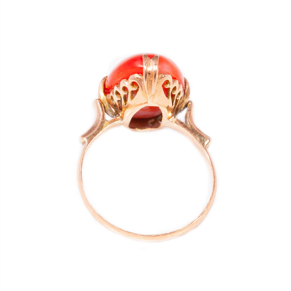 Antique Coral Ring in 18ct