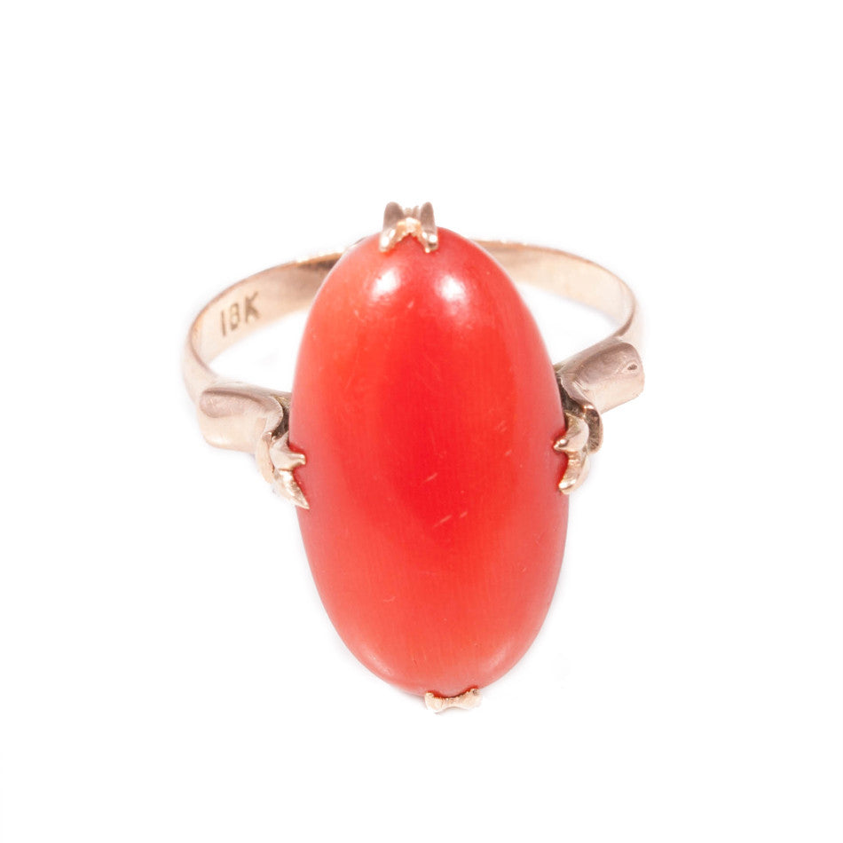 Antique Coral Ring in 18ct