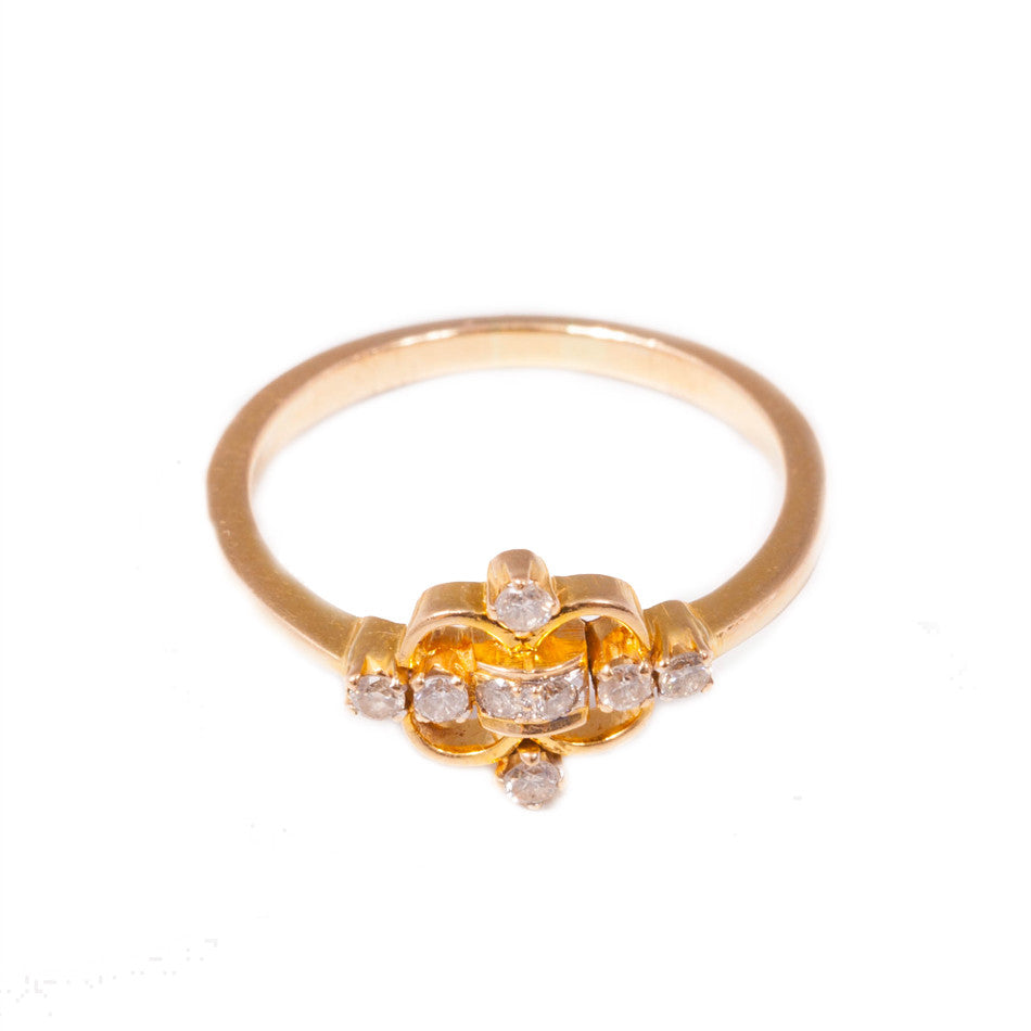 Vintage fleur de lys diamond ring in 18ct yellow gold
