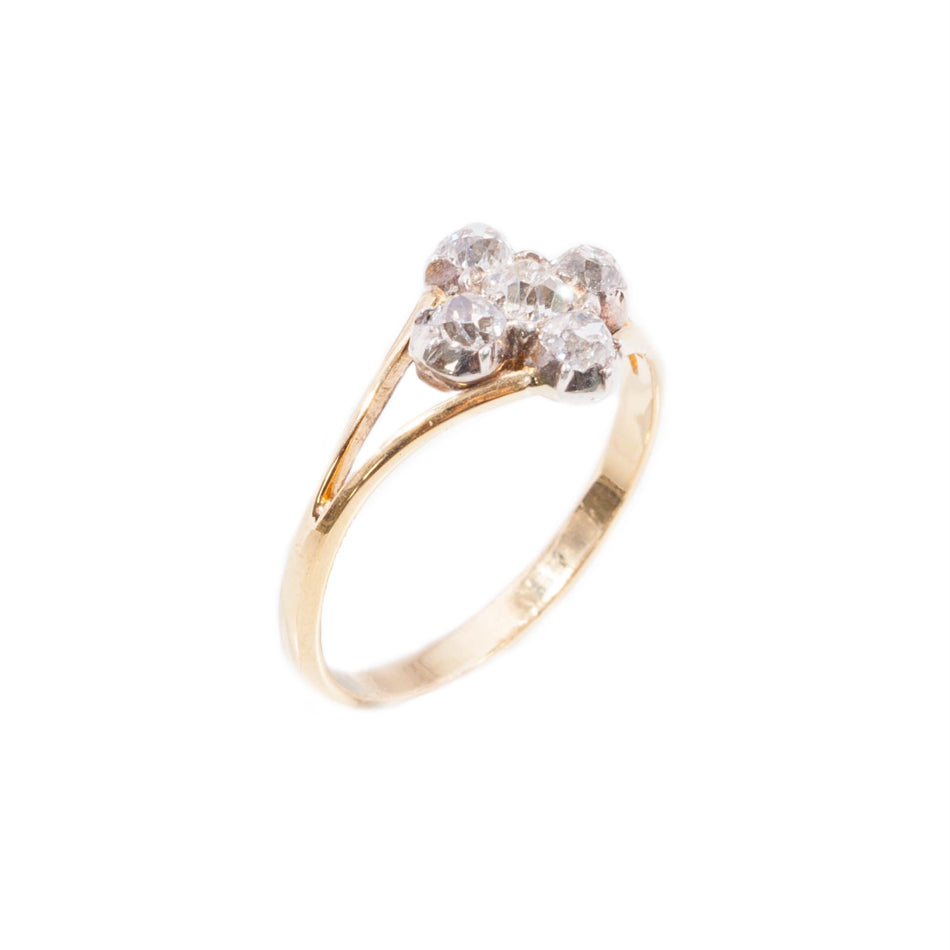 Vintage old cut diamond ring set in 18ct yellow gold