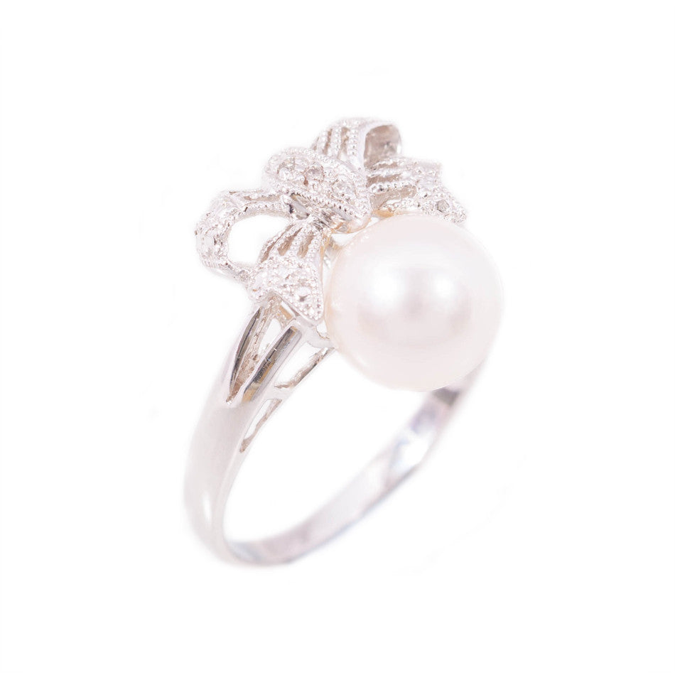 Cultured Pearl & Diamond Bow Ring in 18ct gold