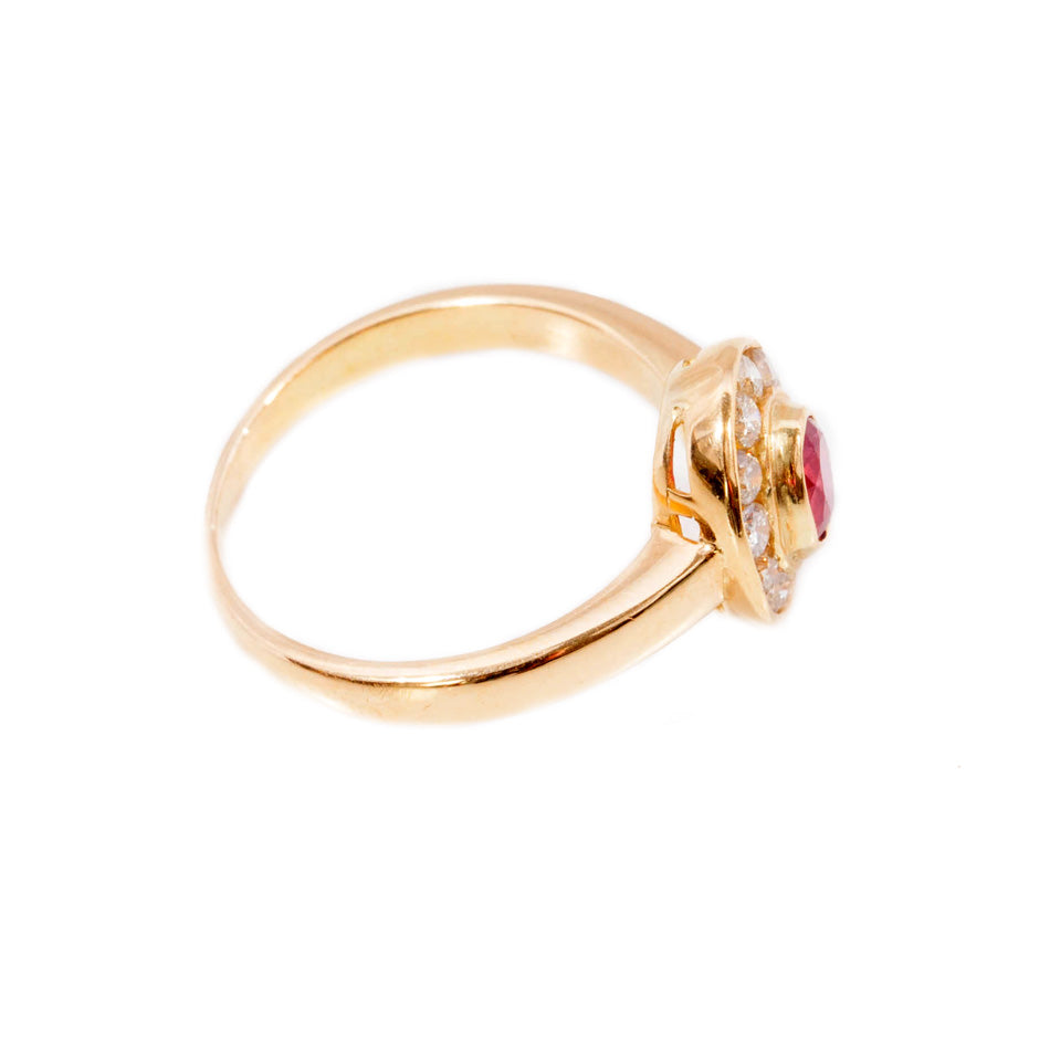 Vintage ruby & diamond cluster ring in 18ct yellow gold