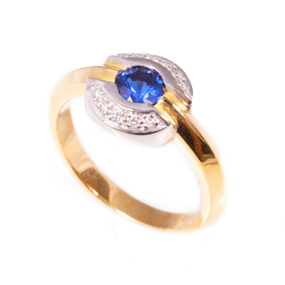 Vintage Ceylon Sapphire & Diamond ring in 18ct
