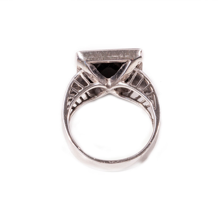 Vintage square onyx ring in 9ct white gold