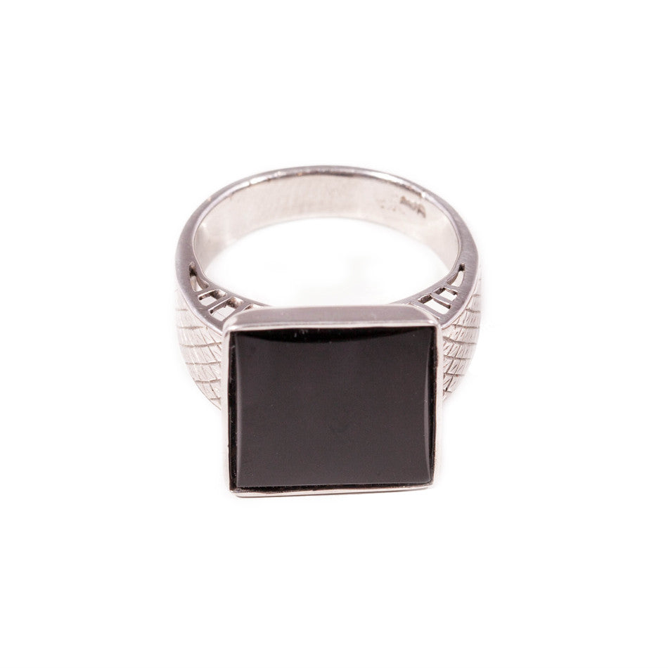 Vintage square onyx ring in 9ct white gold