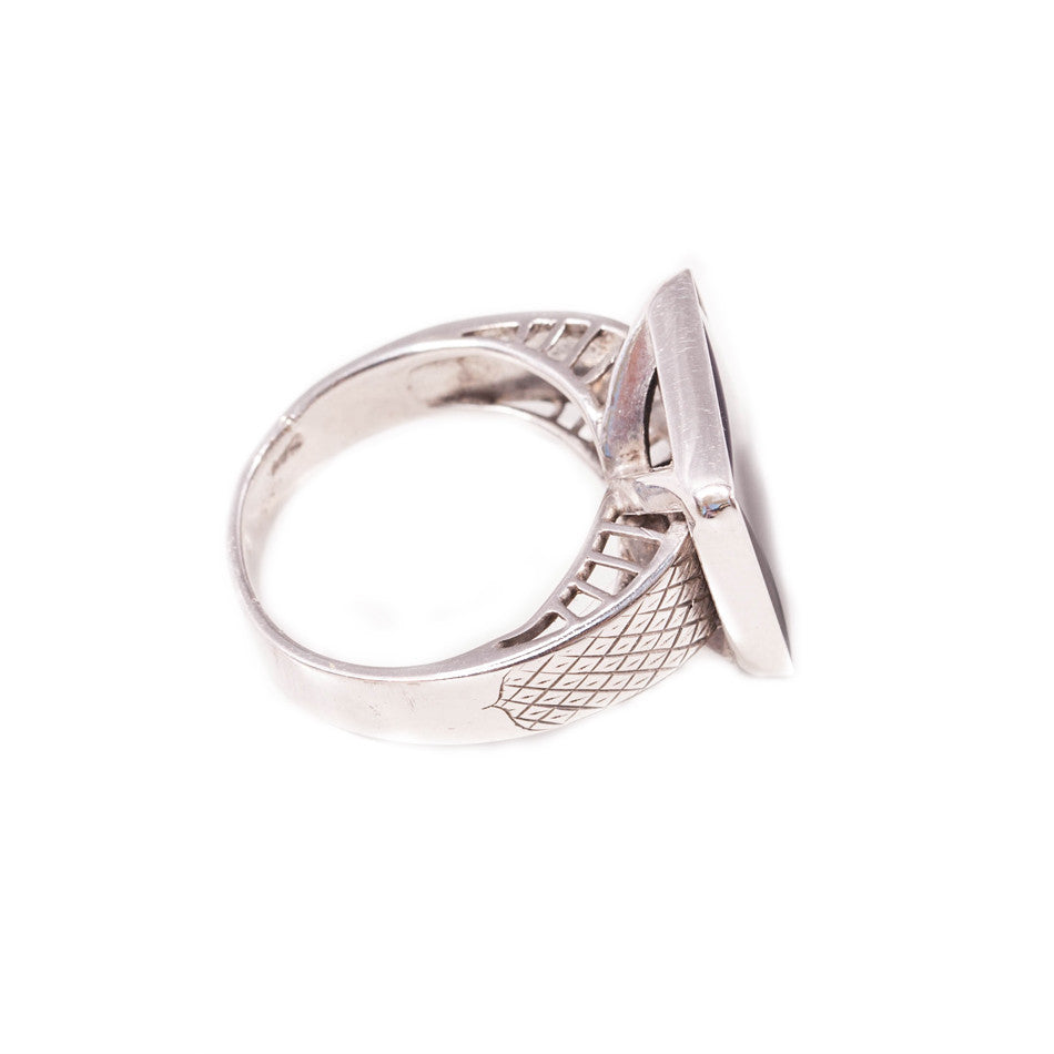 Vintage square onyx ring in 9ct white gold