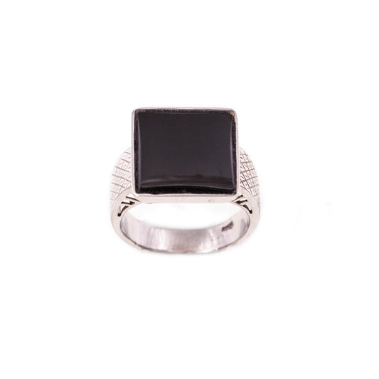 Square onyx ring in 14ct white gold